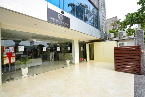 Interior entrance - Fabhotel Prime Immense Residency (Faridabad)