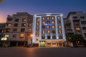 Exterior - Fabhotel Royal Palace Inn (Pune)