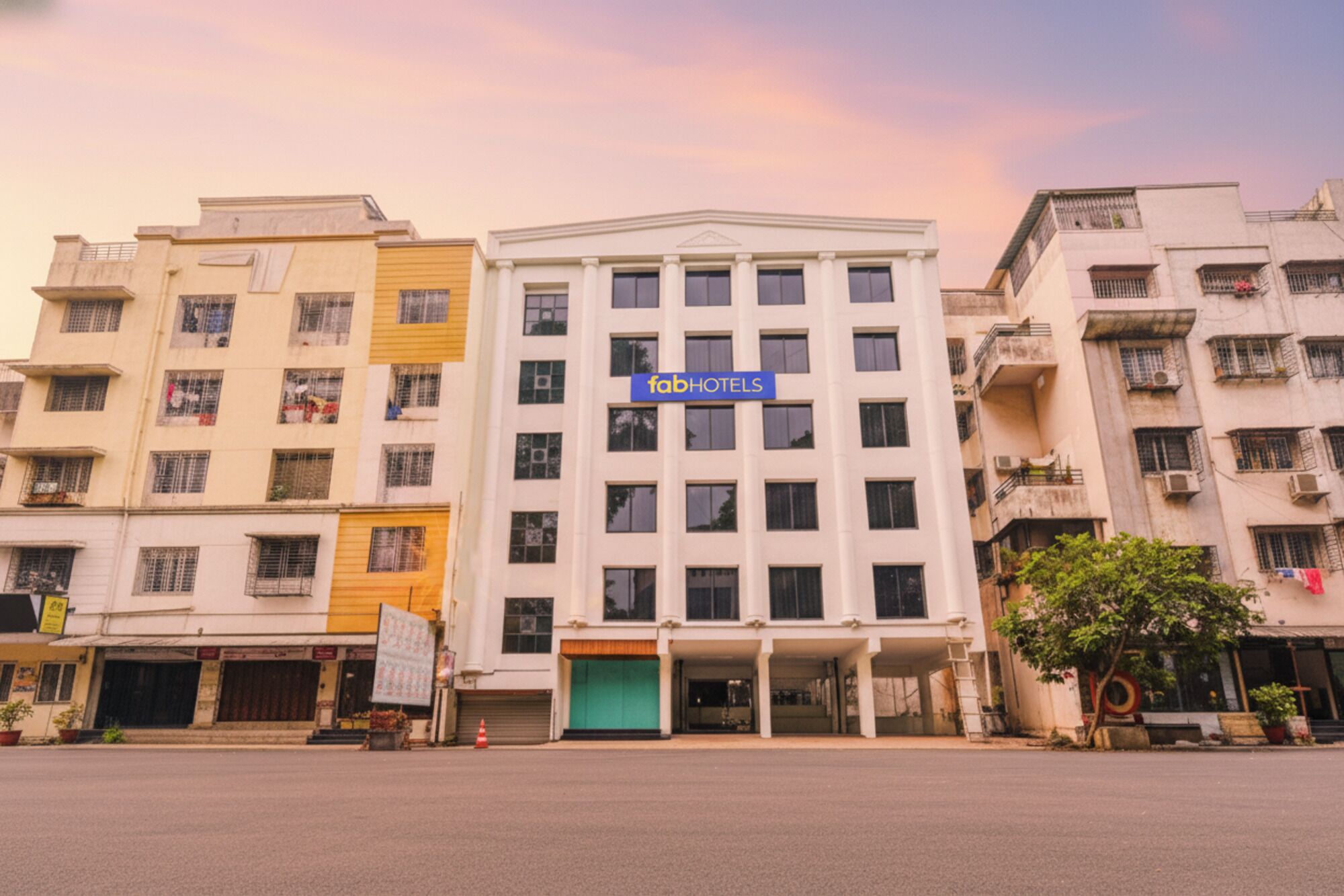 المنشأة من الخارج