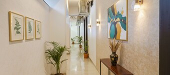 Fabhotel Royal Palace Inn