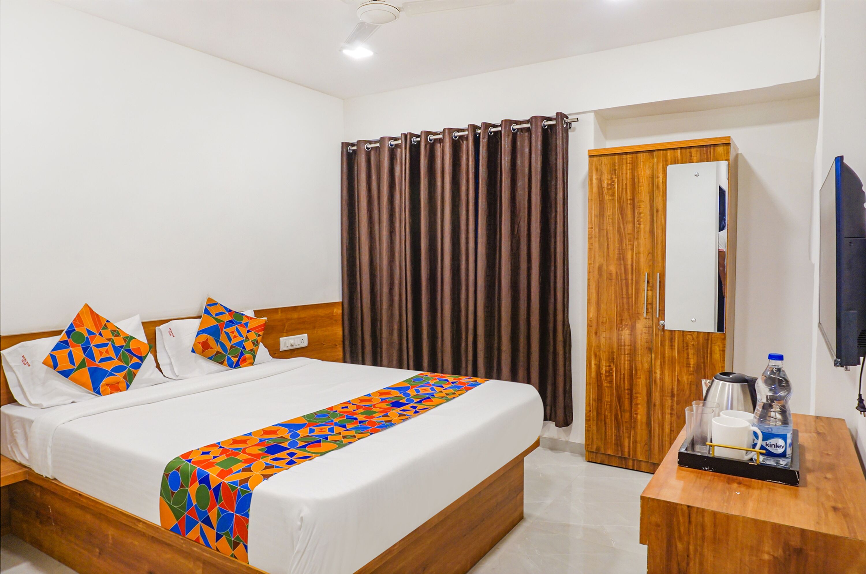 Egyptian cotton sheets, premium bedding, in-room safe, soundproofing