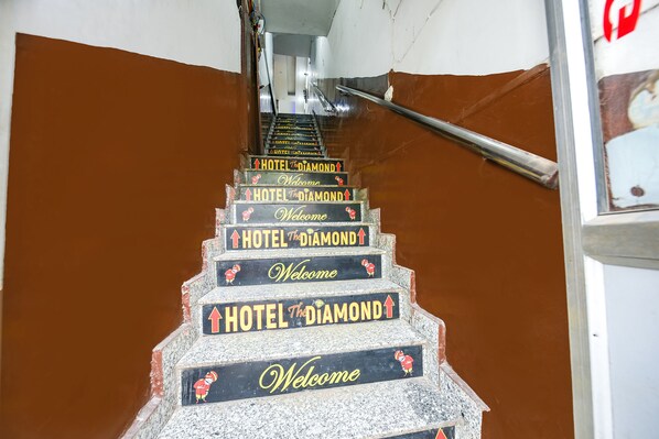 Lobby - Fabexpress Diamond Sector 45 (Chandigarh)