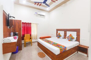 Kamar Deluks | Seprai katun Mesir, seprai premium, brankas, dan Wi-Fi gratis