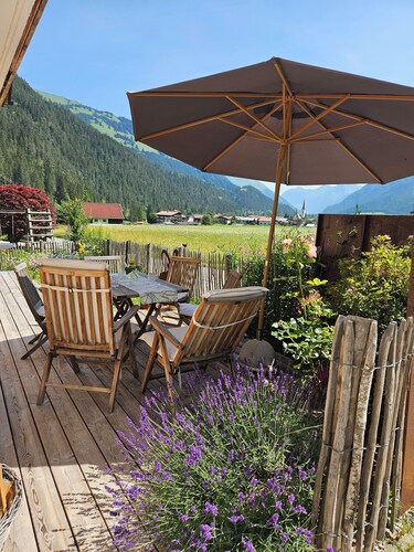 Neu! Ferienwohnung Alpenblume für 2 Personen mit Terrasse und überdachtem Balkon
