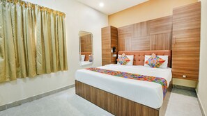 デラックス ルーム | エジプト綿のシーツ、高級寝具、セーフティボックス (室内)、WiFi (無料)