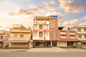 Property entrance - Fabhotel Raghumani Palace (Ujjain)