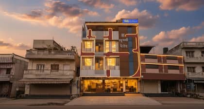 Fabhotel Raghumani Palace