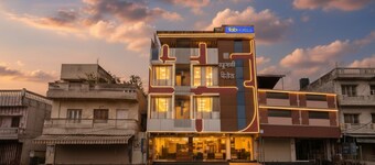 Fabhotel Raghumani Palace