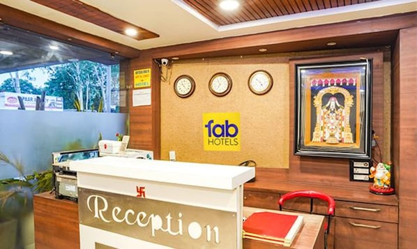 Reception - Fabhotel Ashirwad Regency (Bhopal)