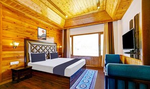 Deluxe Room | Egyptian cotton sheets, premium bedding, in-room safe, free WiFi - Fabhotel Itm Elysian (Manali)