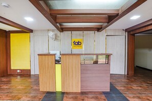 Reception - Fabhotel Sky View Palace (Bengaluru)