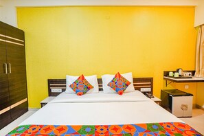 Egyptian cotton sheets, premium bedding, in-room safe, free WiFi