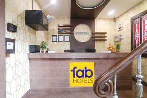 Reception - Fabhotel Dua Continental (Nagpur)