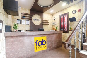 Reception - Fabhotel Dua Continental (Nagpur)