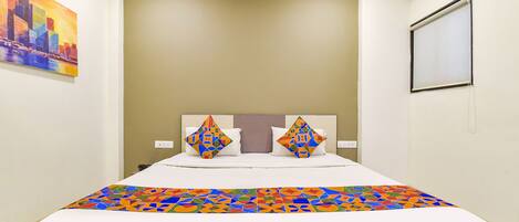 Egyptian cotton sheets, premium bedding, in-room safe, free WiFi