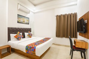 Egyptian cotton sheets, premium bedding, in-room safe, free WiFi - FabHotel Runway Inn (Nagpur)
