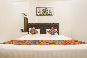 Egyptian cotton sheets, premium bedding, in-room safe, free WiFi - FabHotel Runway Inn (Nagpur)