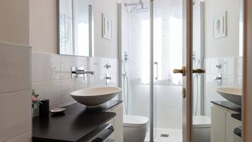 Comfort Studio, Balcony | Bathroom