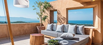 Villa AnnaNiko·Luxury Villa·2Heated Pools·Jacuzzi·Gym·Stunning Views·GreenEnergy