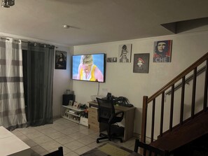 Interior - Next to the Ile de Loisir in Cergy, separate room in a house (Jouy-le-Moutier)