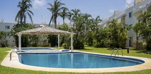 Outdoor pool - New Acapulco Retreat Garden Pool & Gym (Acapulco)