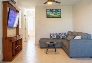 Comfort Apartment, 2 Bedrooms, Non Smoking, Patio | Living area | TV - New Acapulco Retreat Garden Pool & Gym (Acapulco)