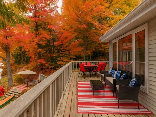 Kayak, Firepit, Star link Waterfront Muskoka Cottage