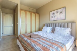 3 chambres, fer et planche à repasser, Wi-Fi gratuit, draps fournis