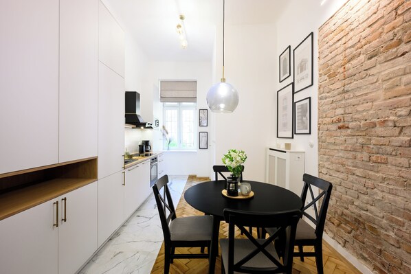 Classic Apartment | Private kitchen - Native Apartments Dietla 71 (Kraków)