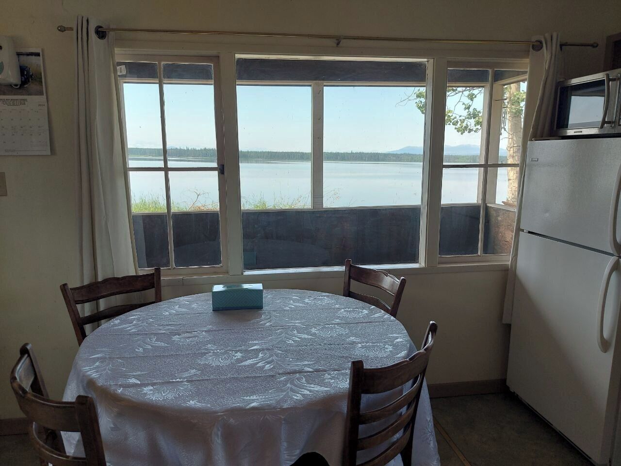 Standard Cottage, Lake View | In-room dining