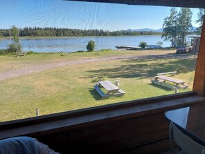 BBQ/picnic Area - Escott Bay Resort (Anahim Lake)