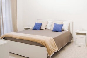 3 bedrooms, iron/ironing board, travel cot, WiFi
