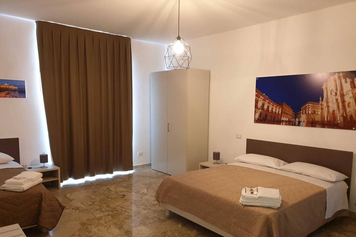 In-room safe, free WiFi