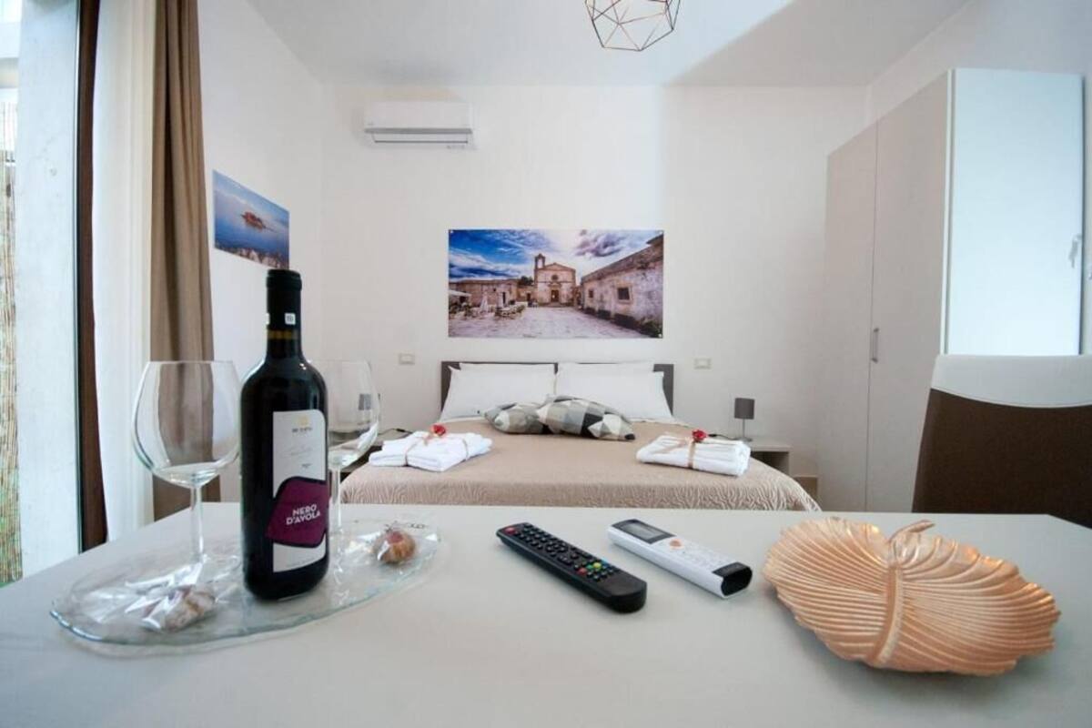 In-room safe, free WiFi