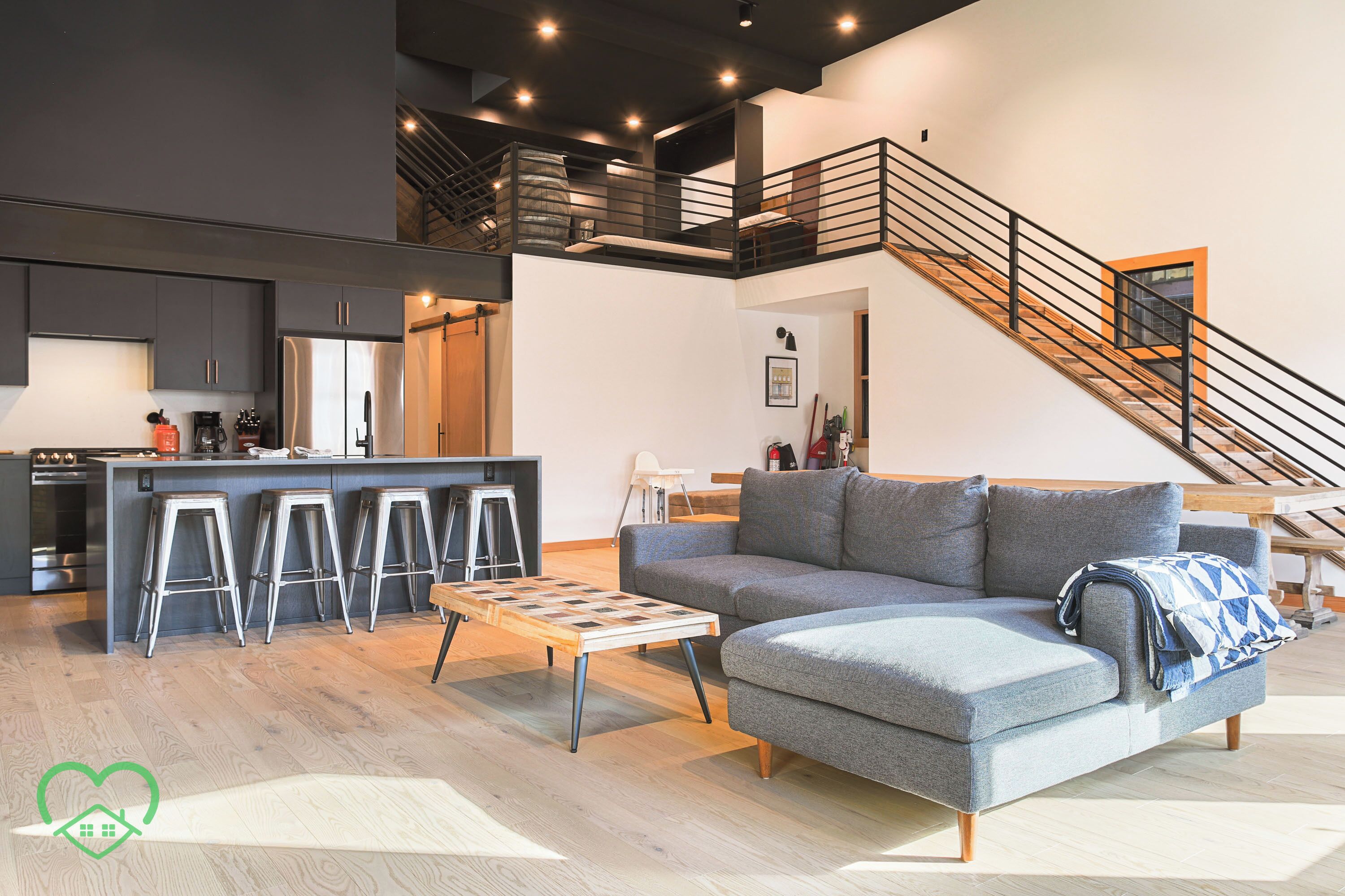 Smart TV, chimenea, videojuegos y reproductor de DVD 