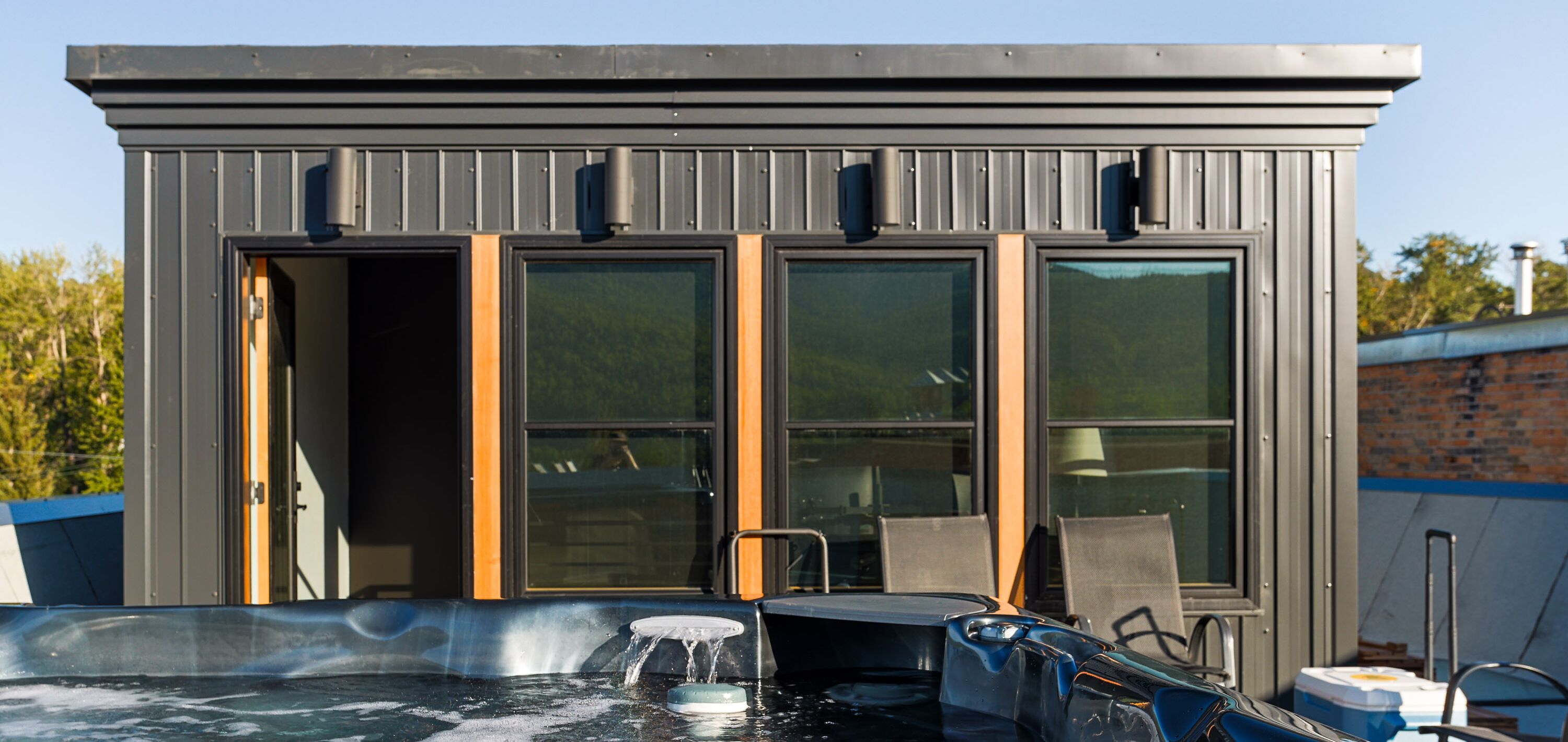 Tina de hidromasaje al aire libre