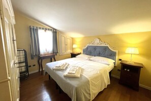 2 chambres, fer et planche à repasser, Wi-Fi, literie fournie