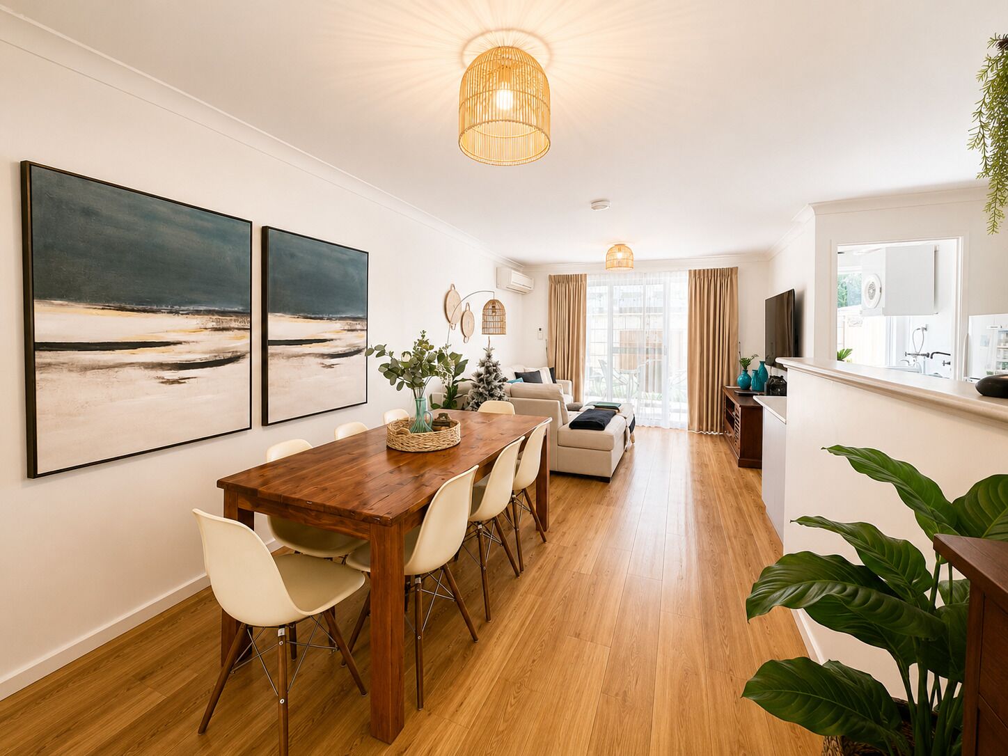 Deluxe House, Multiple Beds, Non Smoking | In-room dining