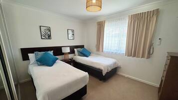 Casa luxo, várias camas, para não fumantes | 2 quartos, Wi-Fi de cortesia, roupa de cama
