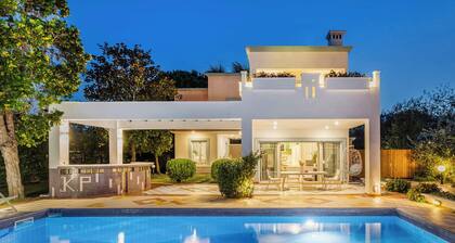 Villa IO Beachfront