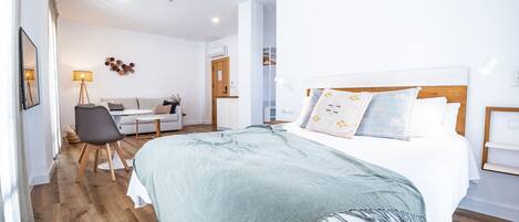 Cofres nos quartos, ferros/tábuas de passar roupa, Wi-Fi de cortesia