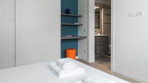 Ảnh chưa phân loại, 3 trong số 28 ảnh, nút