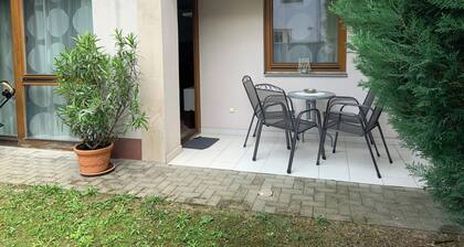 Cozy apartment with 1 bedroom and AC, WiFi in welcoming Pécs