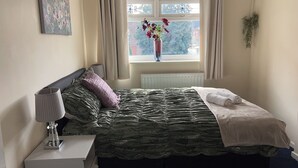 House | 2 bedrooms, iron/ironing board, WiFi (free), bed sheets - Cozy 2 Bedhouse 20mins From Manchester City Centre (Oldham)