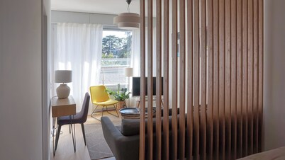 Discover the elegance of Aurora Suite, a magnificent apartment in Geneva.