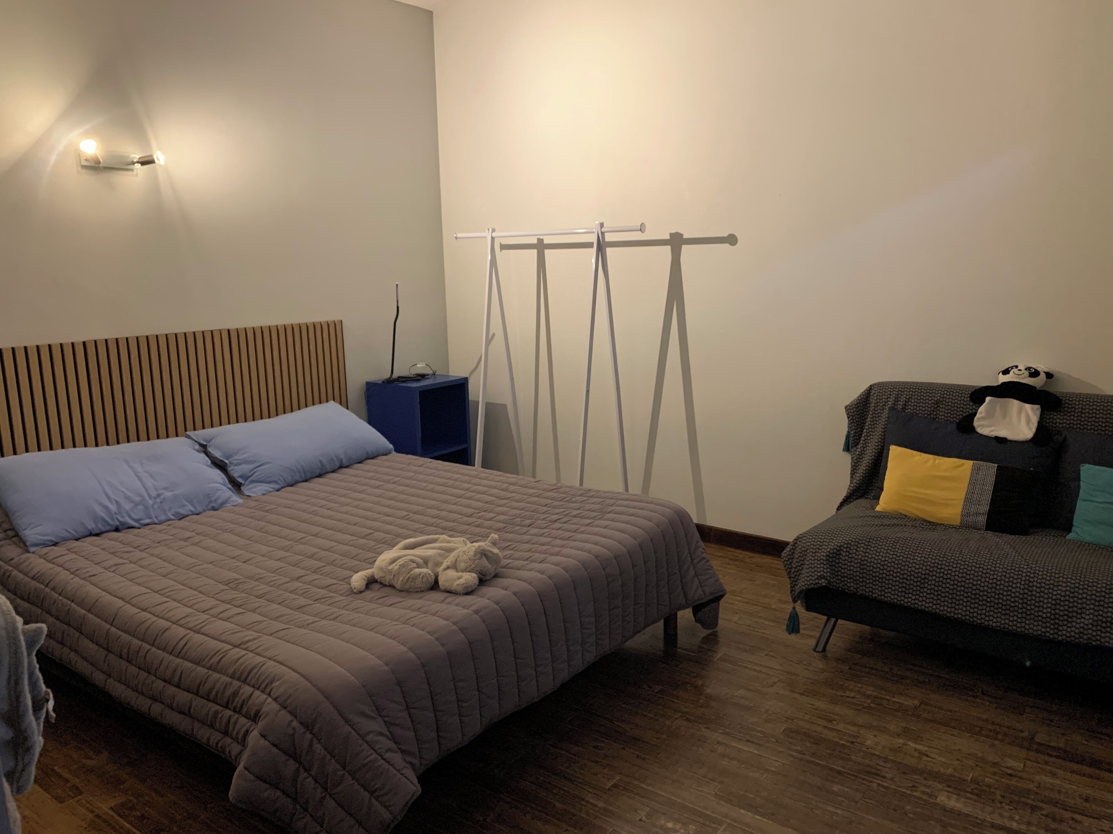 3 slaapkamers, een strijkplank/strijkijzer, reisbedje, gratis wifi