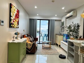 Smart TV, tenis de mesa y libros 