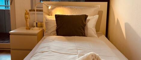 Free WiFi, bed sheets