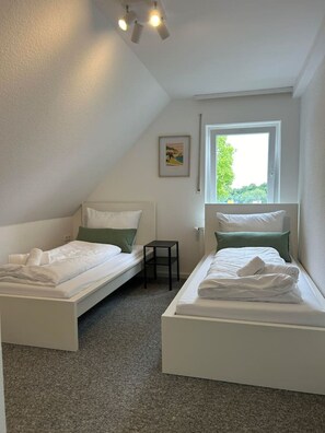 6 bedrooms, free WiFi, bed sheets