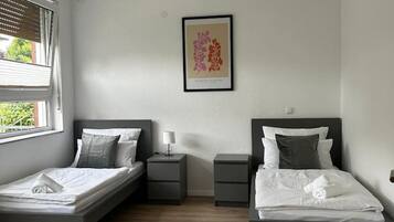 4 Schlafzimmer, Bügeleisen/Bügelbrett, kostenloses WLAN, Bettwäsche